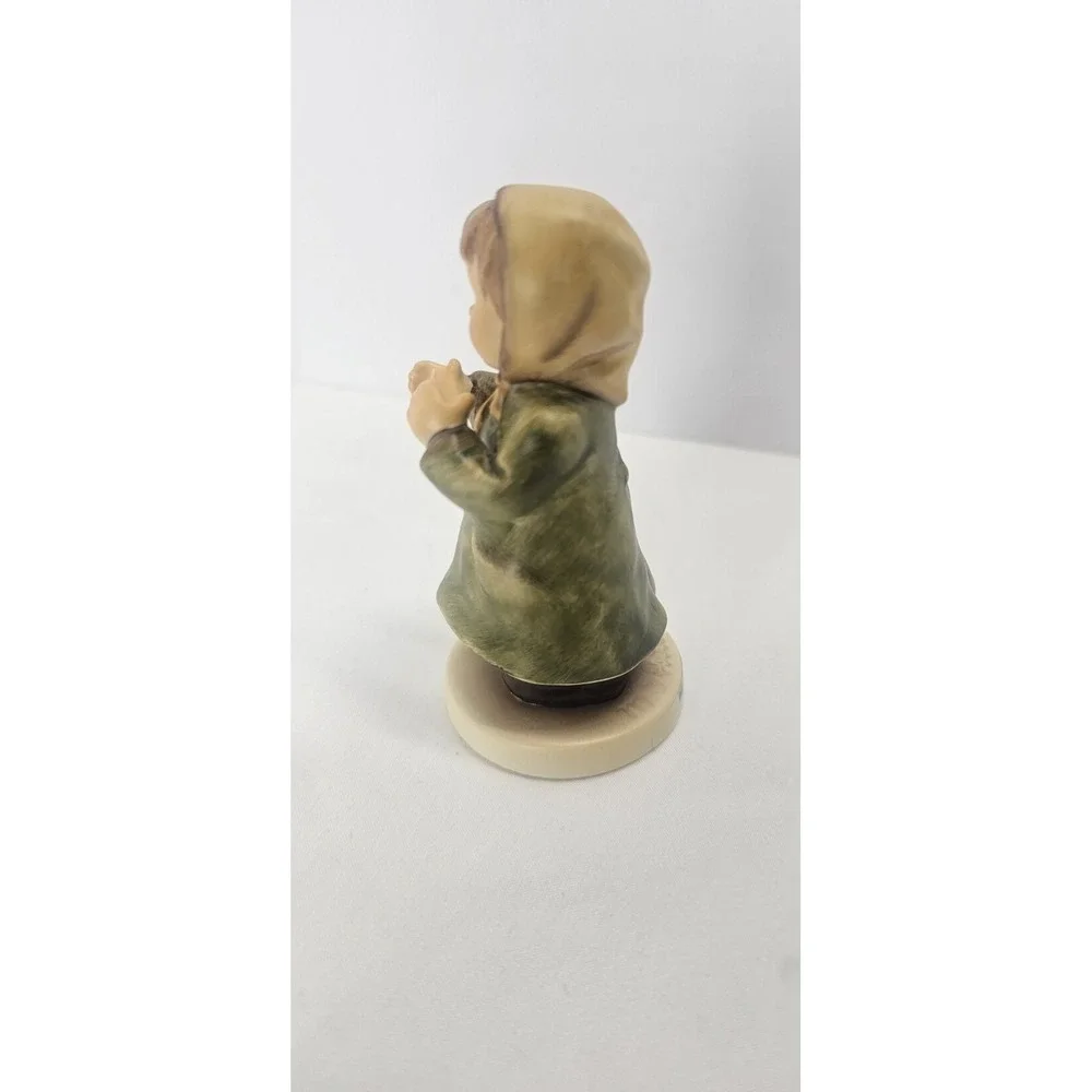 Goebel Hummel Keeping Time TMK 8 Club Figurine #2183/I Germany 2002  3.5 in